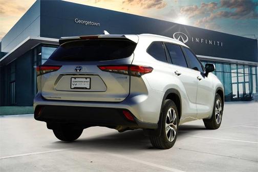 2023 Toyota Highlander Hybrid XLE