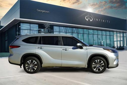 2023 Toyota Highlander Hybrid XLE