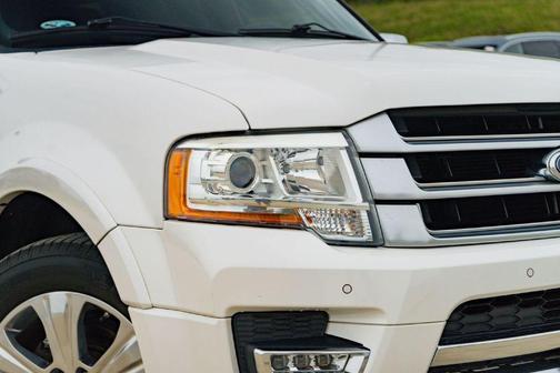 White Platinum Clearcoat Metallic 2016 Ford Expedition Platinum