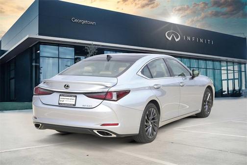 2022 Lexus ES 350 Ultra Luxury