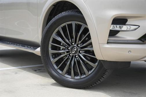 2024 INFINITI QX80 SENSORY