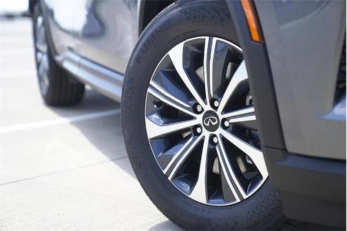 2025 INFINITI QX60 PURE