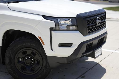 2024 Nissan Frontier S
