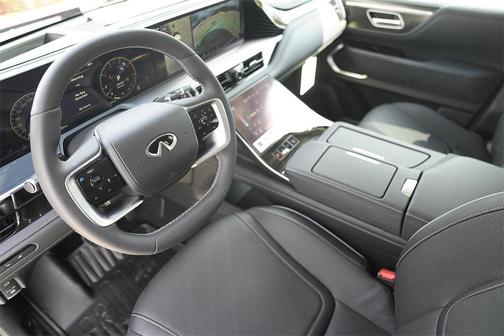 2025 INFINITI QX80 Luxe