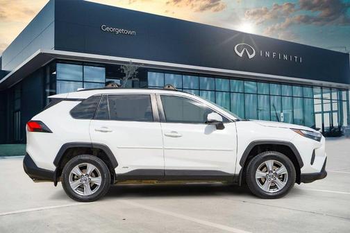 2022 Toyota RAV4 Hybrid XLE