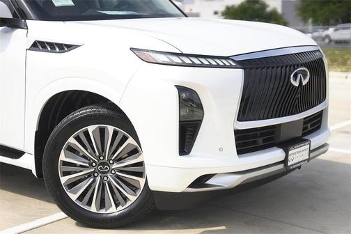 2025 INFINITI QX80 Luxe