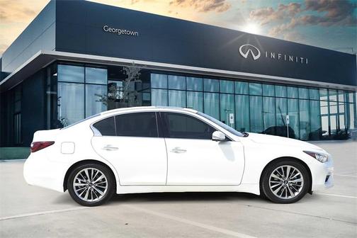2022 INFINITI Q50 LUXE