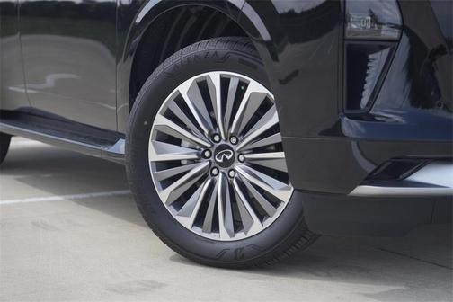 2025 INFINITI QX80 Luxe