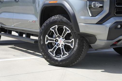 2025 GMC Canyon AT4