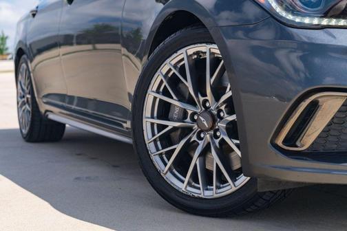 Himalayan Gray 2018 Genesis G80 3.3T Sport