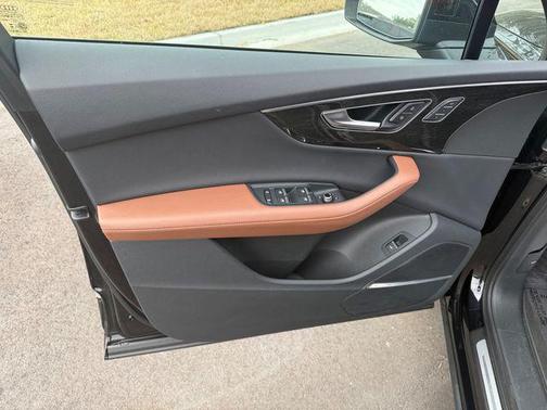 2024 Audi Q7 45 Premium Plus