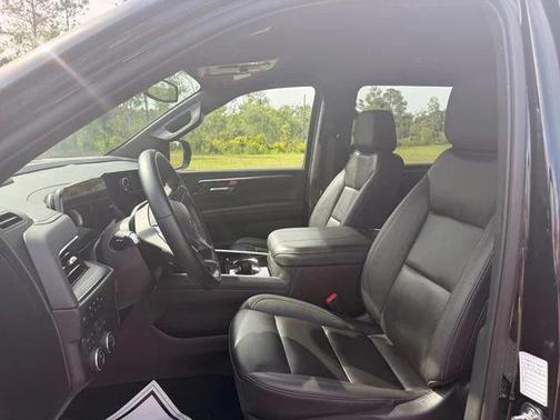 Black 2025 Chevrolet Suburban 4WD Z71