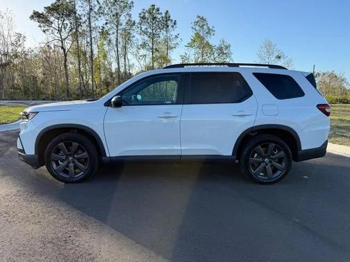 2023 Honda Pilot 2WD Sport