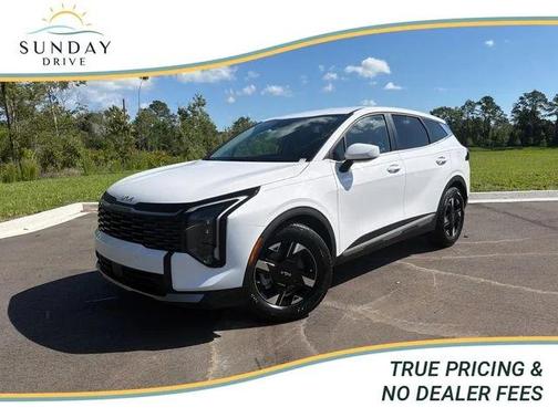 Glacial White Pearl 2026 Kia Sportage LX