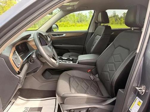 Other 2025 Volkswagen Atlas 2.0T SE w/Technology