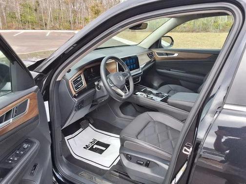 2025 Volkswagen Atlas 2.0T SE w/Technology 4MOTION