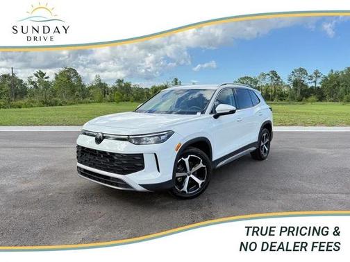 Pure White 2025 Volkswagen Tiguan 2.0T SE
