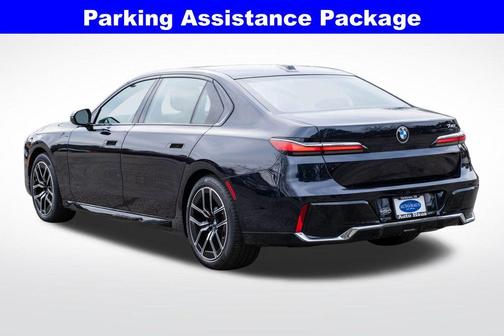 Carbon Black Metallic 2023 BMW 740 i