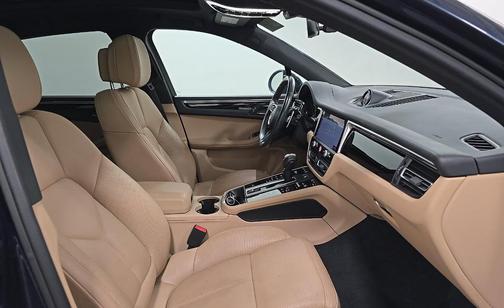 Night Blue Metallic 2022 Porsche Macan Base