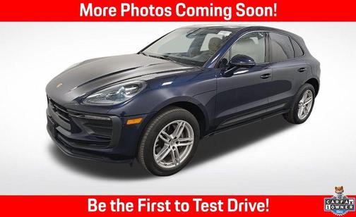 Night Blue Metallic 2022 Porsche Macan Base