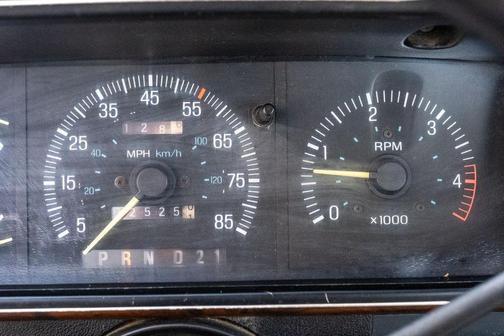 Desert Tan 1987 Ford F-250 XLT Lariat