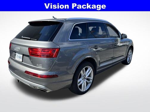 Graphite Gray Metallic 2017 Audi Q7 3.0T Prestige