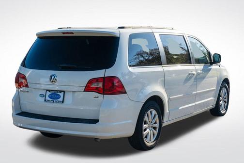 2012 Volkswagen Routan SE
