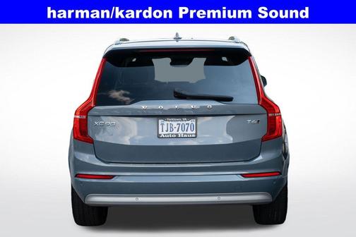 2022 Volvo XC90 T6 Momentum 7 Passenger