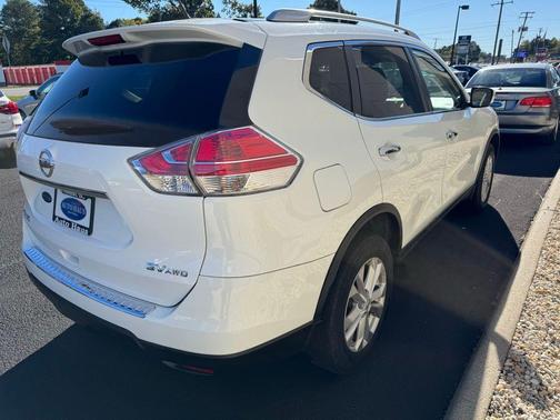 2016 Nissan Rogue SV