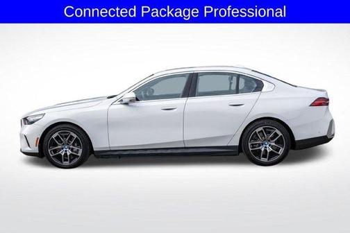 Alpine White 2024 BMW i5 eDrive40