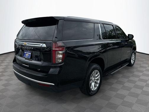 2023 Chevrolet Suburban LT
