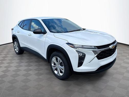 2025 Chevrolet Trax LS