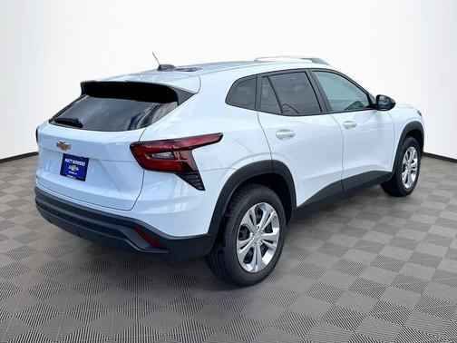 2025 Chevrolet Trax LS