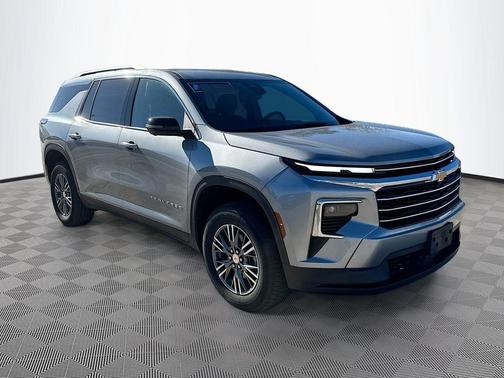 2024 Chevrolet Traverse LT