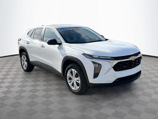 2025 Chevrolet Trax LS