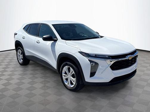 2025 Chevrolet Trax LS