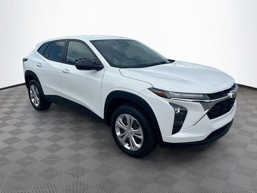 2025 Chevrolet Trax LS
