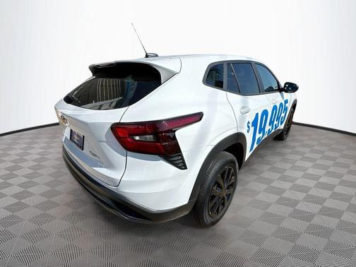 2025 Chevrolet Trax LS