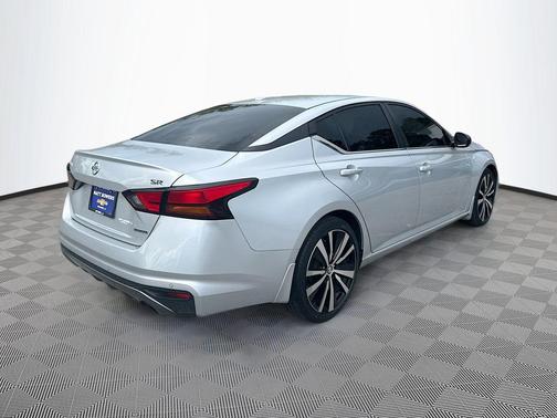 2020 Nissan Altima 2.0 SR