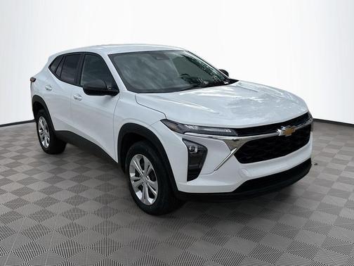 2025 Chevrolet Trax LS