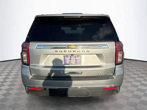 2023 Chevrolet Suburban LT