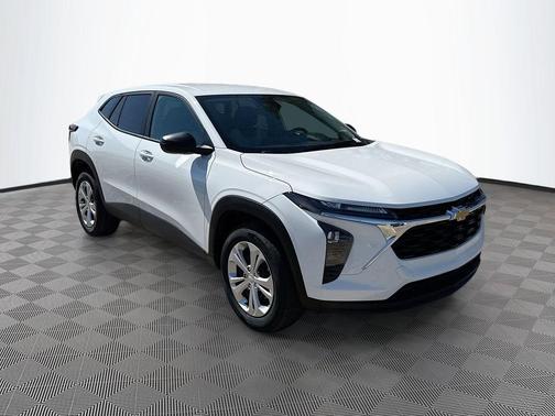 2025 Chevrolet Trax LS