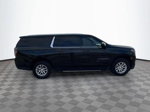2022 Chevrolet Suburban LT