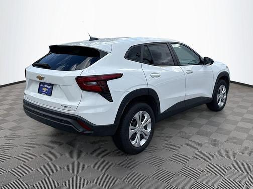2025 Chevrolet Trax LS