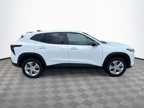 2025 Chevrolet Trax LS
