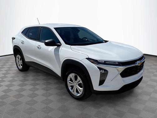 2025 Chevrolet Trax LS