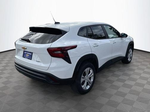 2025 Chevrolet Trax LS