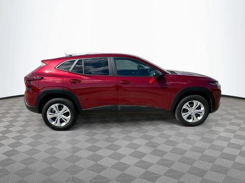 2025 Chevrolet Trax LS