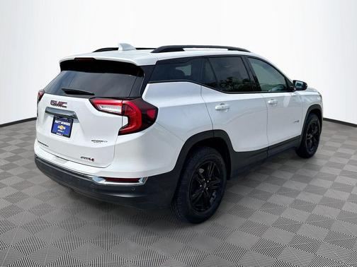 2024 GMC Terrain AT4