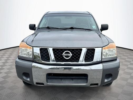 2013 Nissan Titan SV